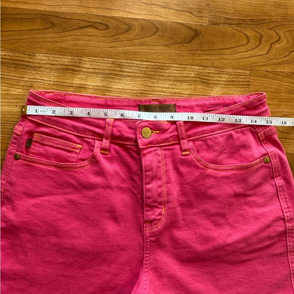 Judy Blue Hi-Rise Garment Dyed Magenta Shorts Women's Large - Picture 7 of 9